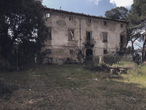 Un villaggio abbandonato in Toscana