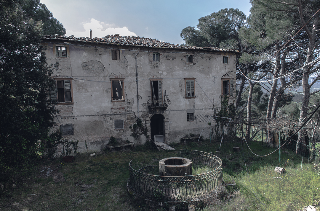 Un villaggio abbandonato in Toscana