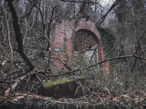 Una colonia abbandonata sulla montagna