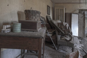 Luoghi Abbandonati Italia Urbex. La Casa del Preside Ufficiale