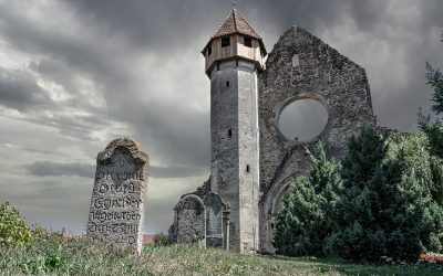 Le Rovine del Monastero di Carta e la leggenda del film “The Nun”