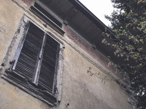 La Casa Che Attende, Ville Abbandonate in Italia